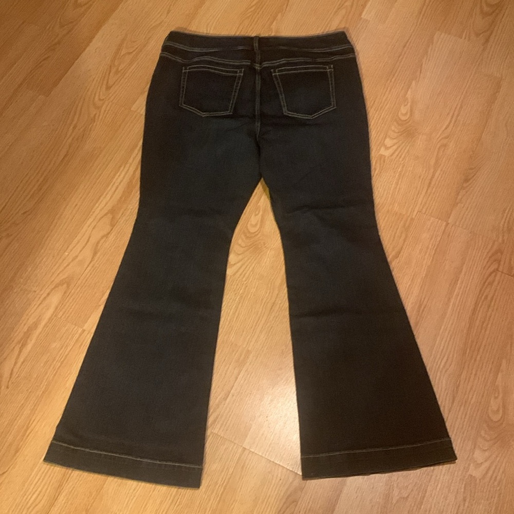 Torrid Mid-Rise Flair Jeans - Picture 3 of 8
